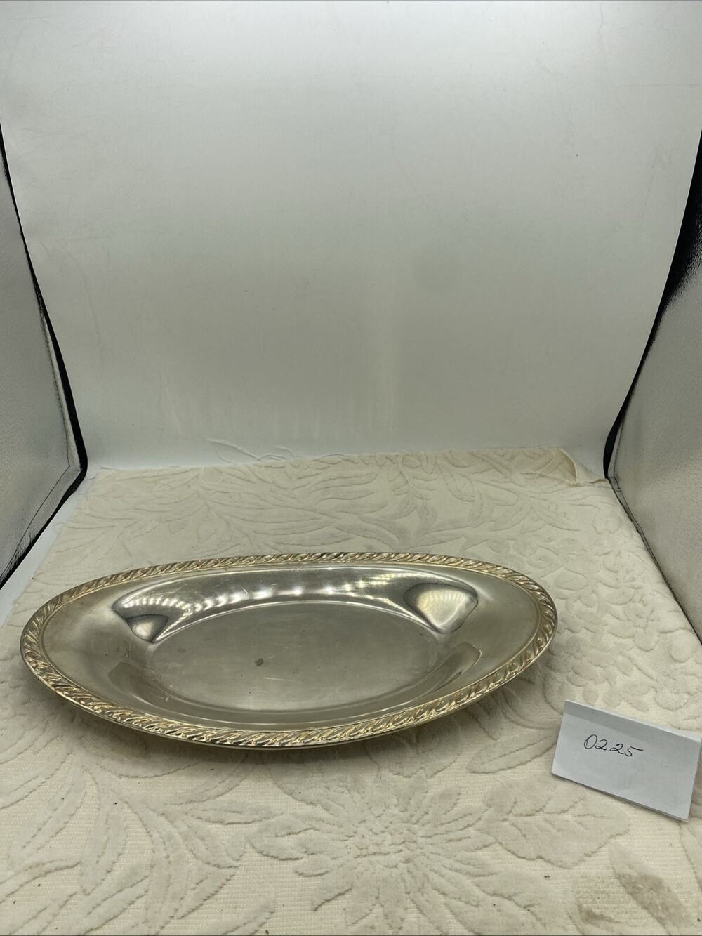 Oneida Silversmiths Silver Plated Oval Serving Tray Platter 13 1/2” L Vintage